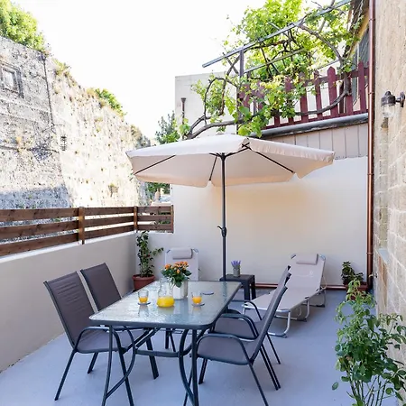 Eviona Althea アパート *